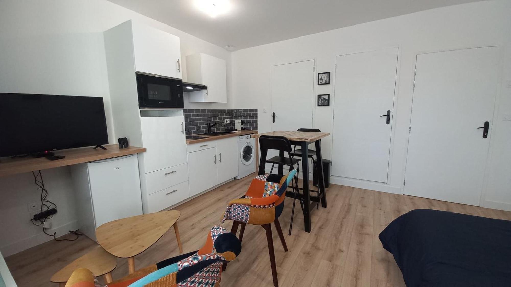 Segre Centre ✰ Studio ✰ 24M² ✰ Cuisne ✰ Wifi ✰ Tout Neuf! Екстер'єр фото